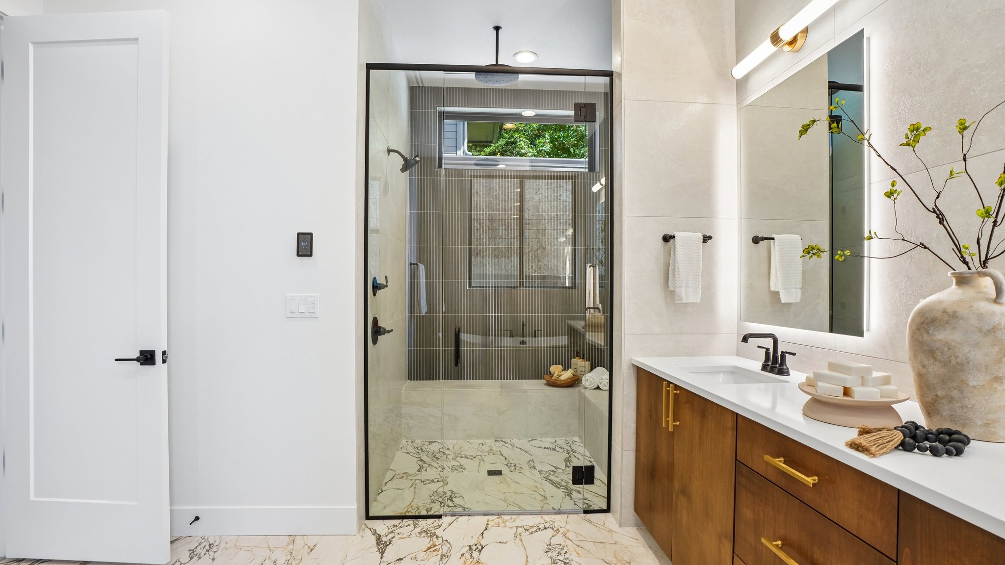 The Lago Home Bath